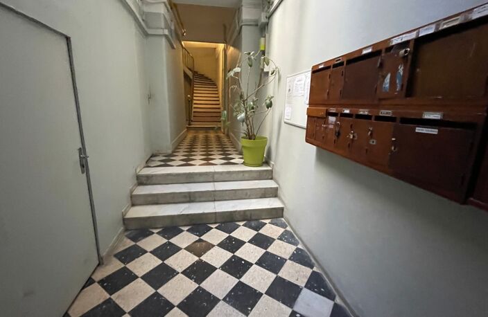 Vente appartement 2 pièces 51 m² Marseille 6 (13006) — photo 2