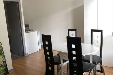 Appartement  390 €