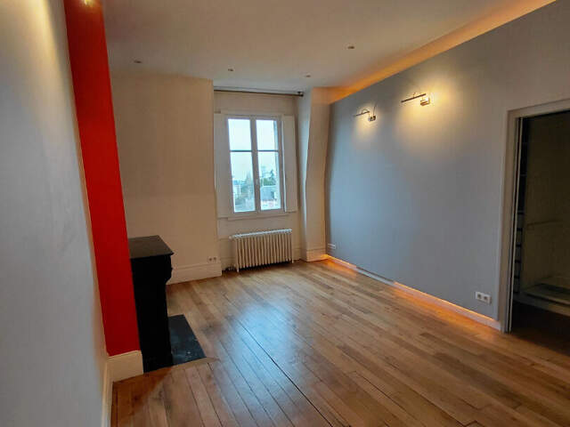 Appartement T3 avec parking à Senlis — photo du bien