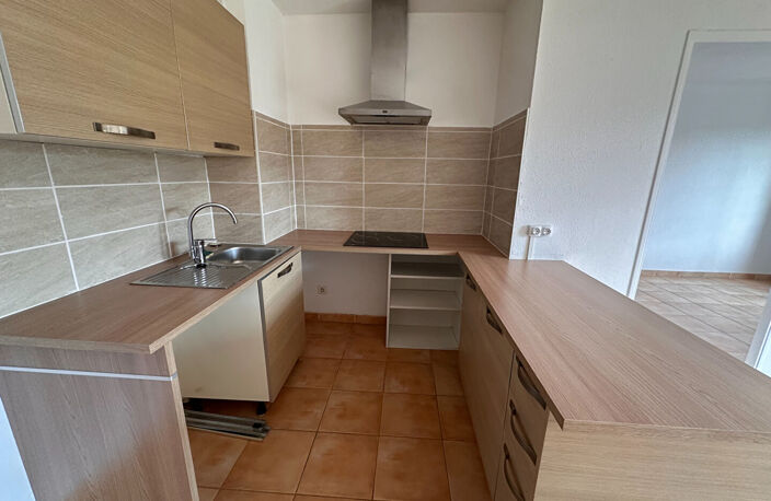 Vente Puyricard centre LC Gestion vous propose dans une résidence récente sécurisée avec piscine type 2 loué avec balcon et garage en sous-sol — photo 3