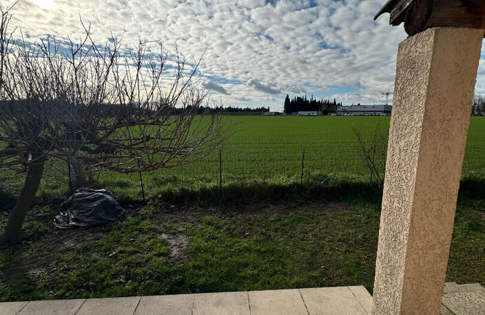 Saint Etienne du Grès : Villa de plein pied, 3 chambres, terrain 410m² — photo 5