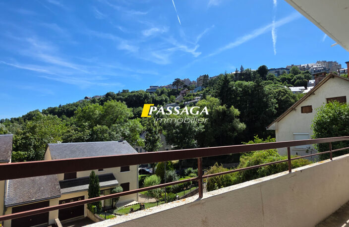 Appartement RODEZ - 2 pièce(s) - 53.95 m² - Balcon & cave — photo 2