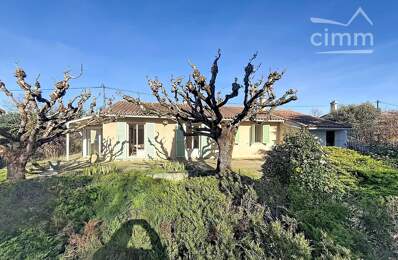 villa de plain pied de type 5 à rafraichir avec double garage et — photo du bien