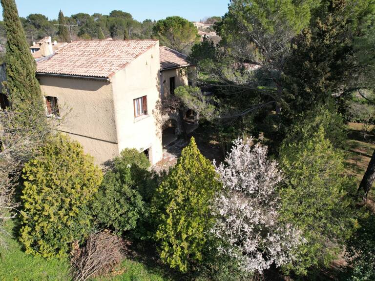1.4 km du centre historique d'UZES: villa 240 m² sur 1655 m² de — photo 1