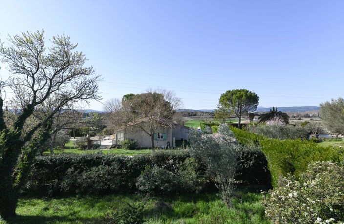 1.4 km du centre historique d'UZES: villa 240 m² sur 1655 m² de — photo 3