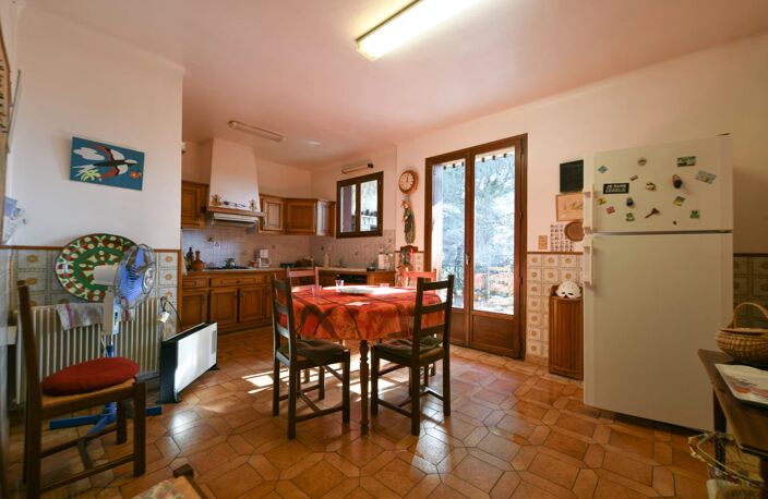 1.4 km du centre historique d'UZES: villa 240 m² sur 1655 m² de — photo 5