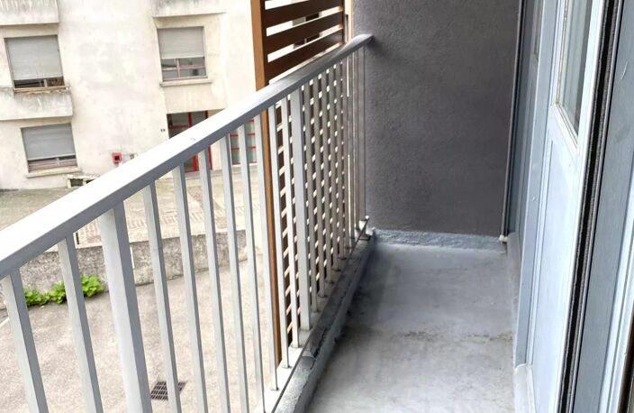 T2 balcon + parking - VIENNE Centre — photo 3