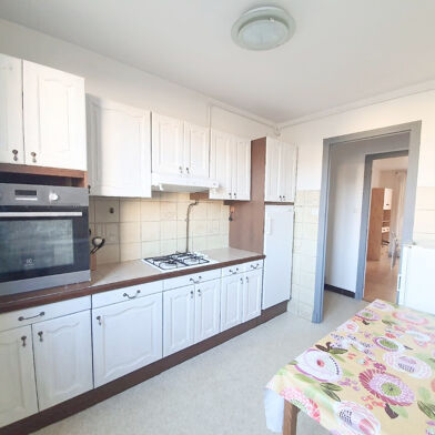 Appartement 3 pièces 710 €