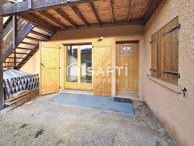À VENDRE  Appartement T2 de 46 m² en rez-de-chaussée avec 2 places de parking — photo du bien