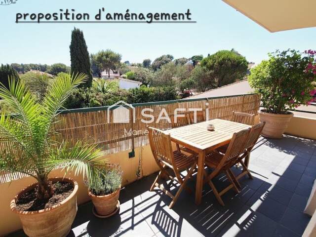 Tout à pied pour ce grand T2 de 43m2 avec balcon de 9m2 dans une résidence sécurisée et recherchée - centre-ville de CAVALAIRE s/mer — photo du bien