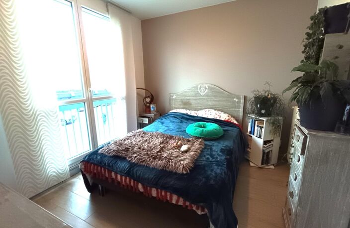 Très Bel Appartement Entièrement Rénové Proche Université et Gare RER — photo 3