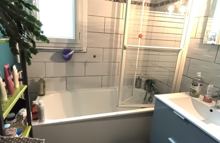 Très Bel Appartement Entièrement Rénové Proche Université et Gare RER — photo 5