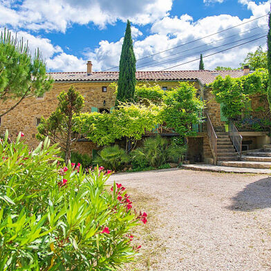 Maison 27 pièces 1350000 €