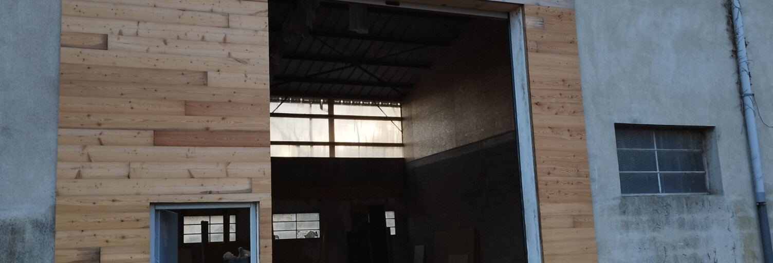 Local industriel  220 m² à louer à Saint-Paul-d'Uzore (42600)