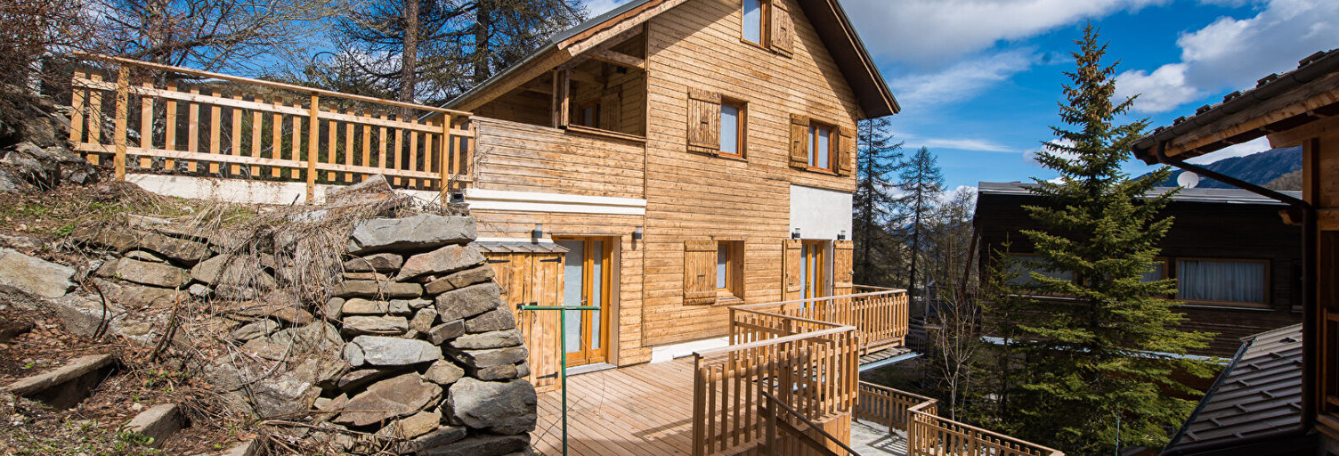 Maison 11 Pièces 188 m² à vendre à Vars (05560)