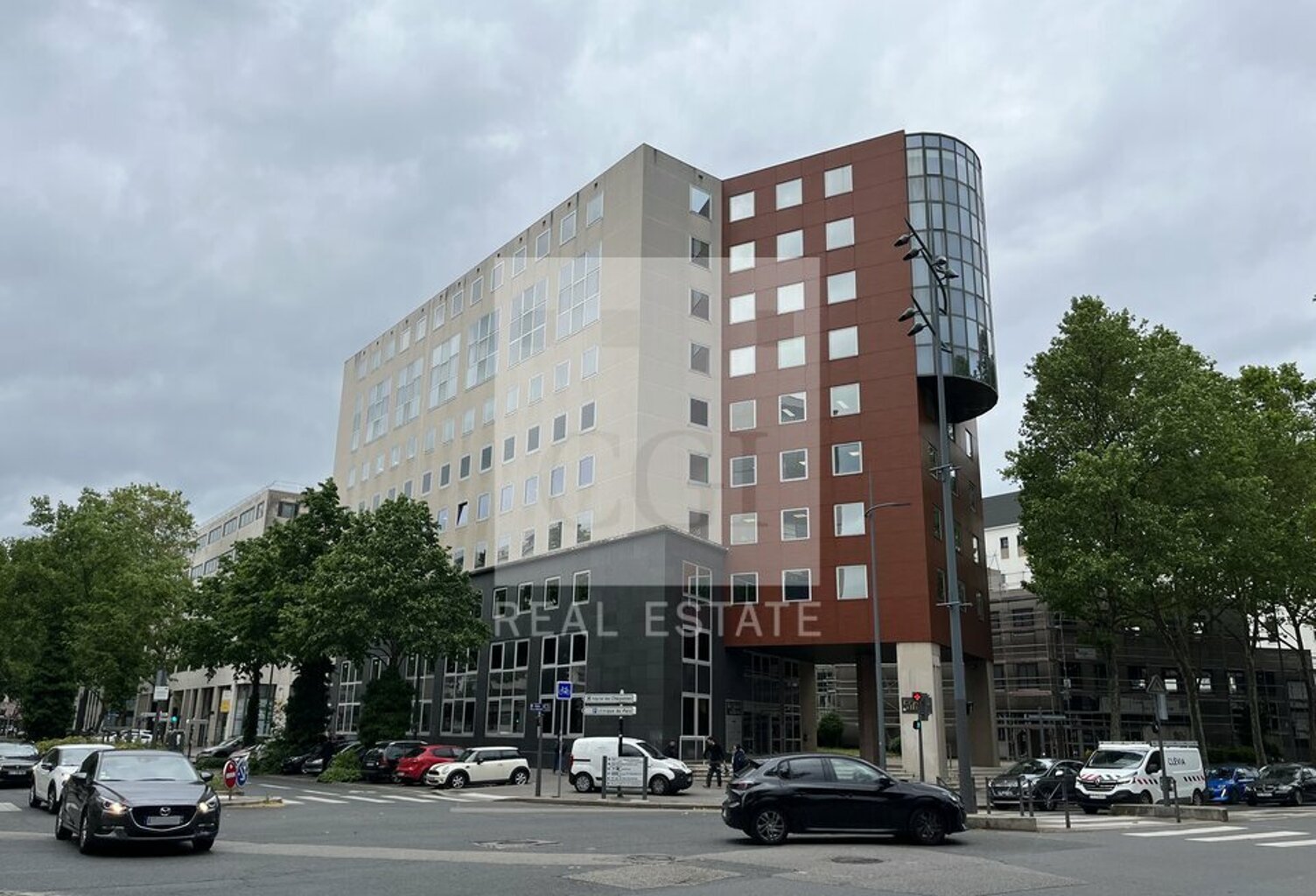 BUREAUX à LOUER — photo 1