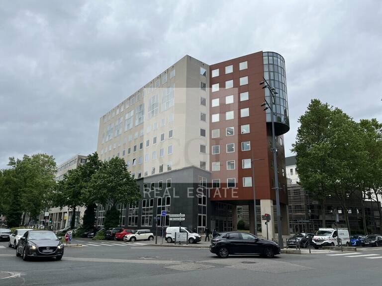 BUREAUX à LOUER — photo 1