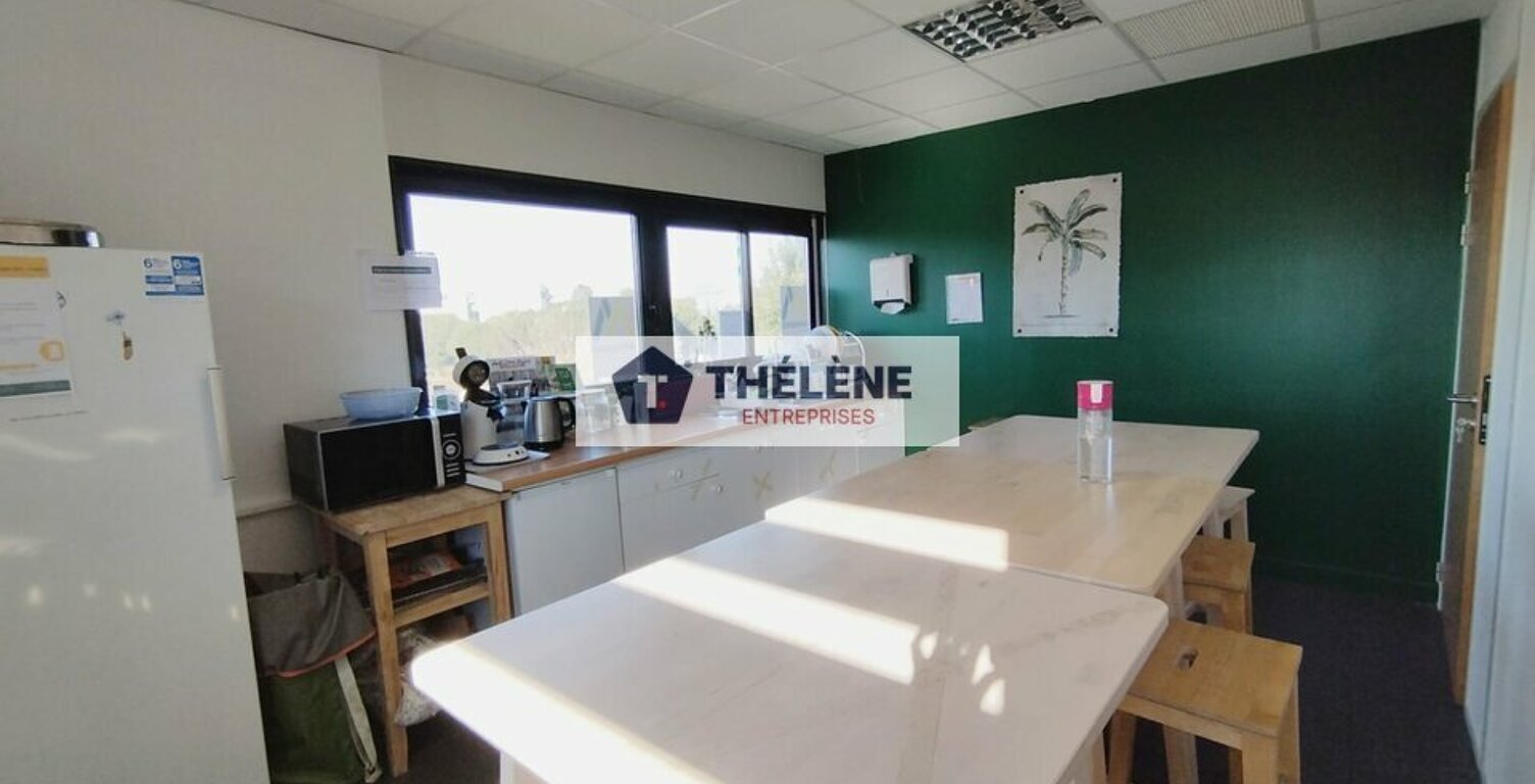 BUREAUX à LOUER — photo 1