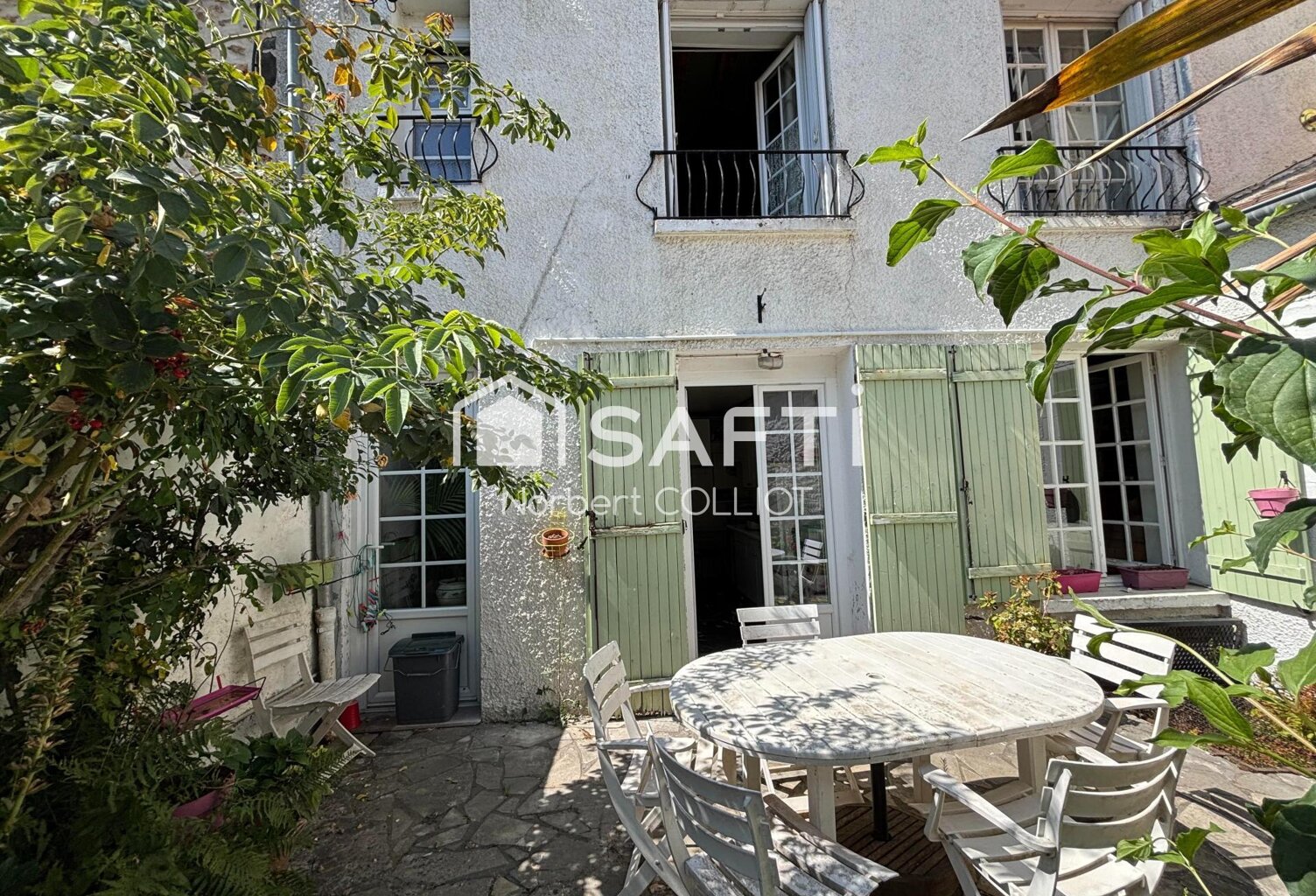 Maison ancienne centre village, gros potentiel — photo 1