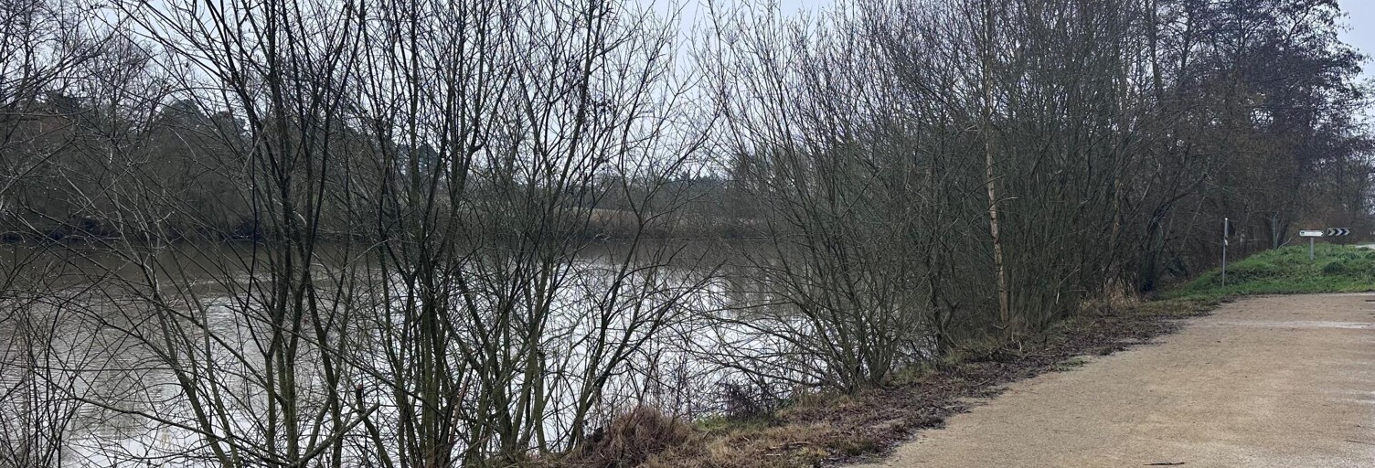 Terrain  1614 m² à vendre à Château-Gontier-sur-Mayenne (53200)