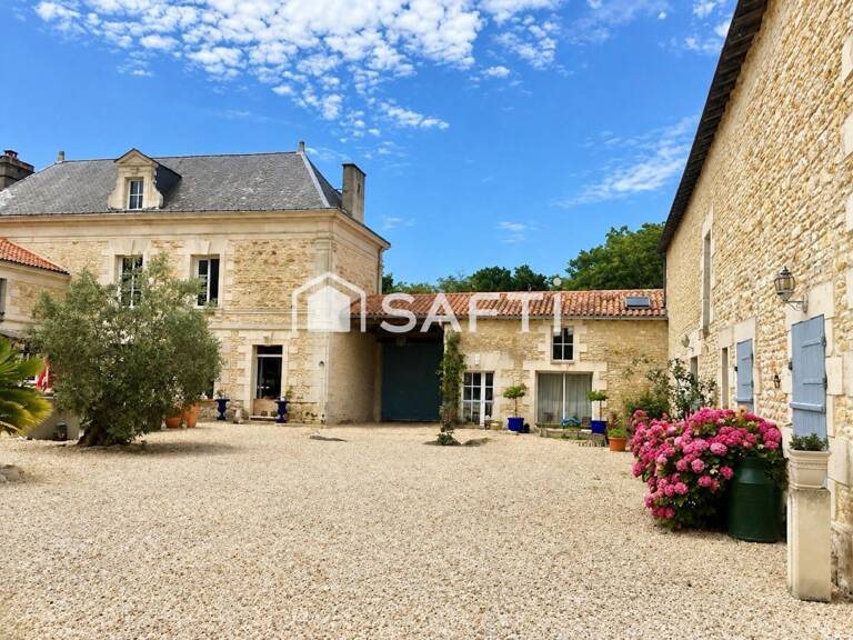 Relais de Poste avec dépendances de 1860 en TBE — photo 1
