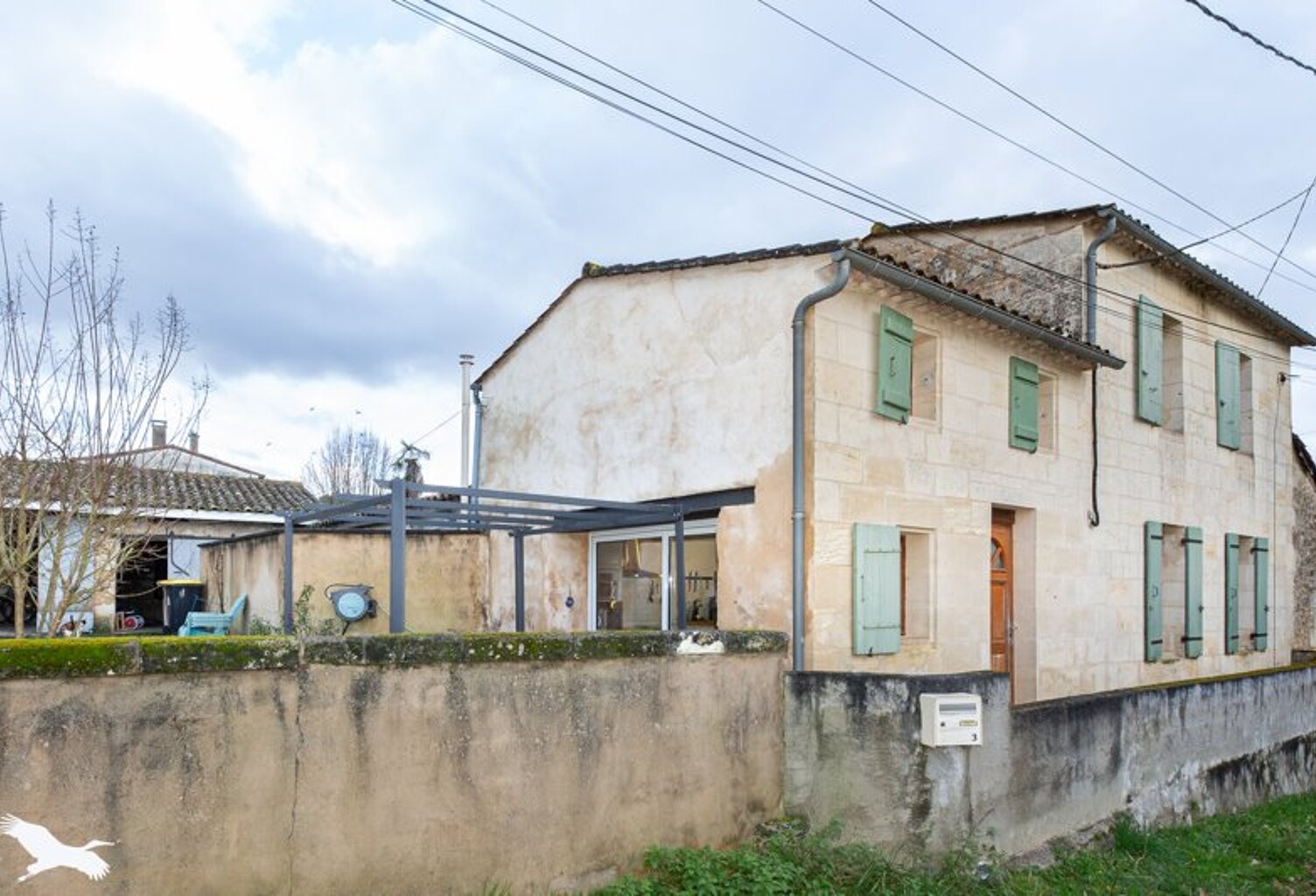 Maison en pierre de 4 pièces principales — photo 1