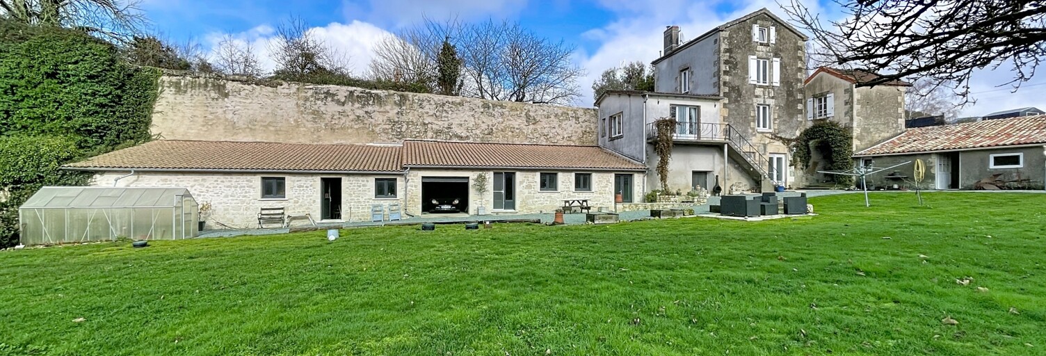 Maison 5 Pièces 183 m² à vendre à Coulonges-sur-l'Autize (79160)