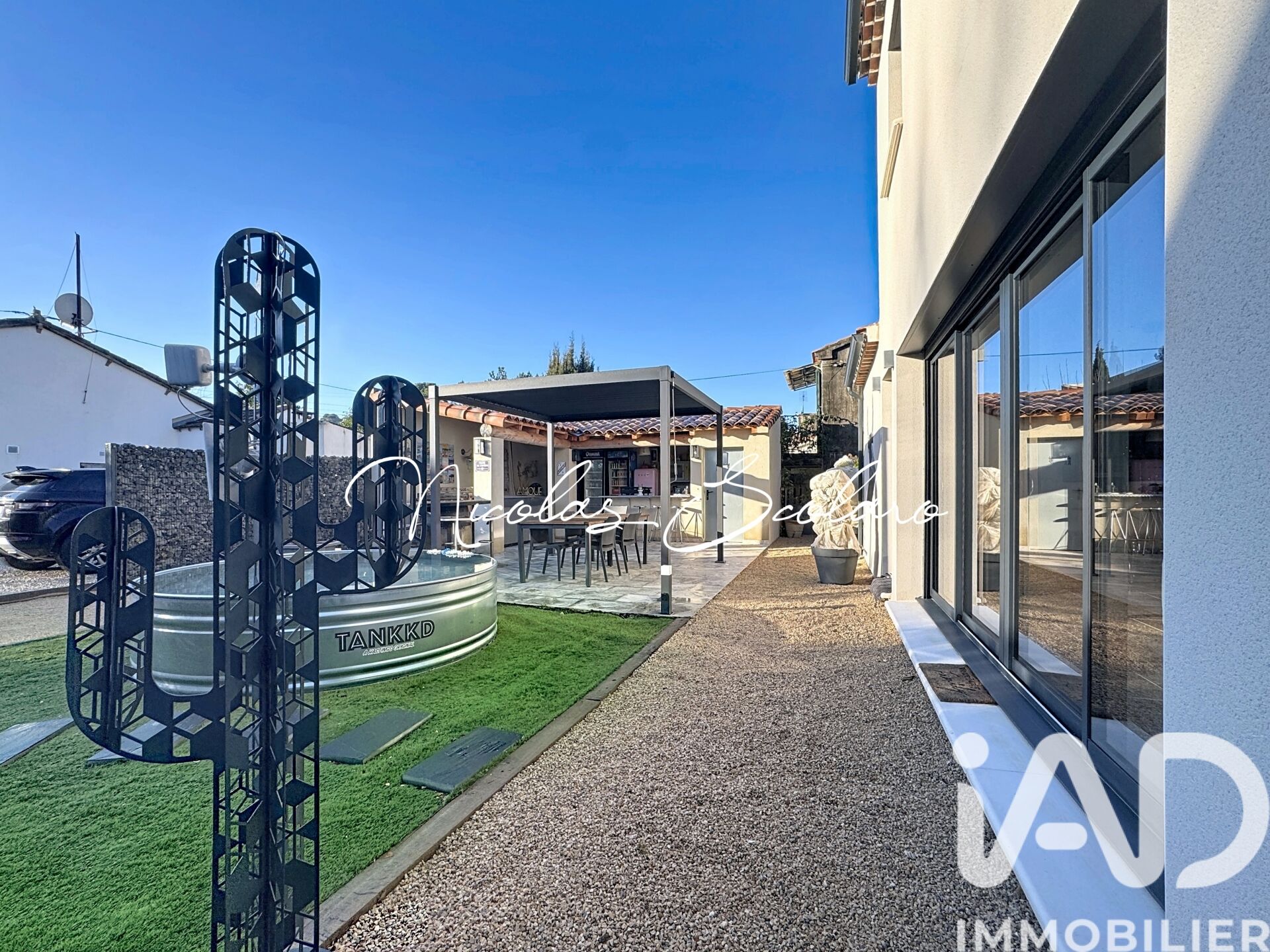 St-Etienne-Du-Gres - 186m² - 5p. - 4ch.