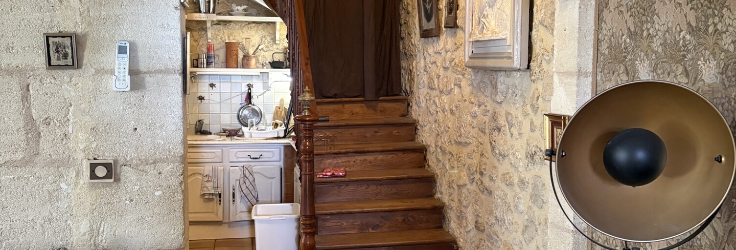 Maison 12 Pièces 340 m² à vendre à Francs (33570)