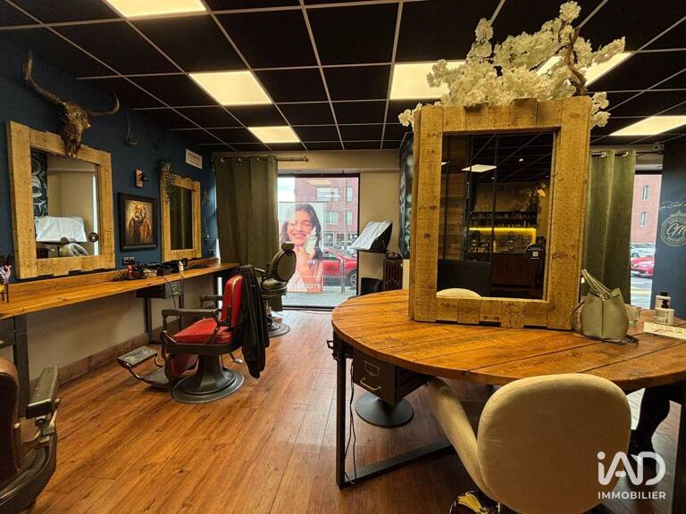 Vente Surface diverse 117 m&sup2; — photo 1