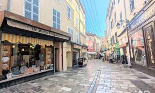 Commerce  35 m² à vendre à Hyères (83400)