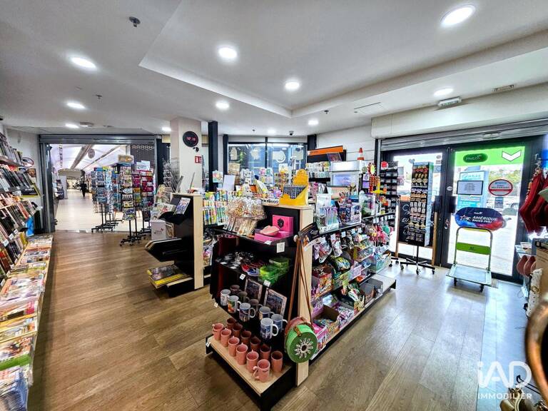 Vente Boutique/Local commercial 60 m&sup2; — photo 1