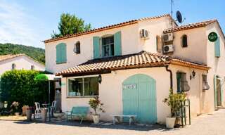 Commerce  880 m² à vendre à Tourrettes (83440)