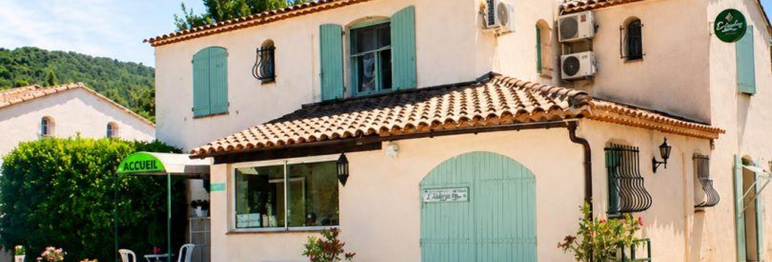 Commerce  880 m² à vendre à Tourrettes (83440)