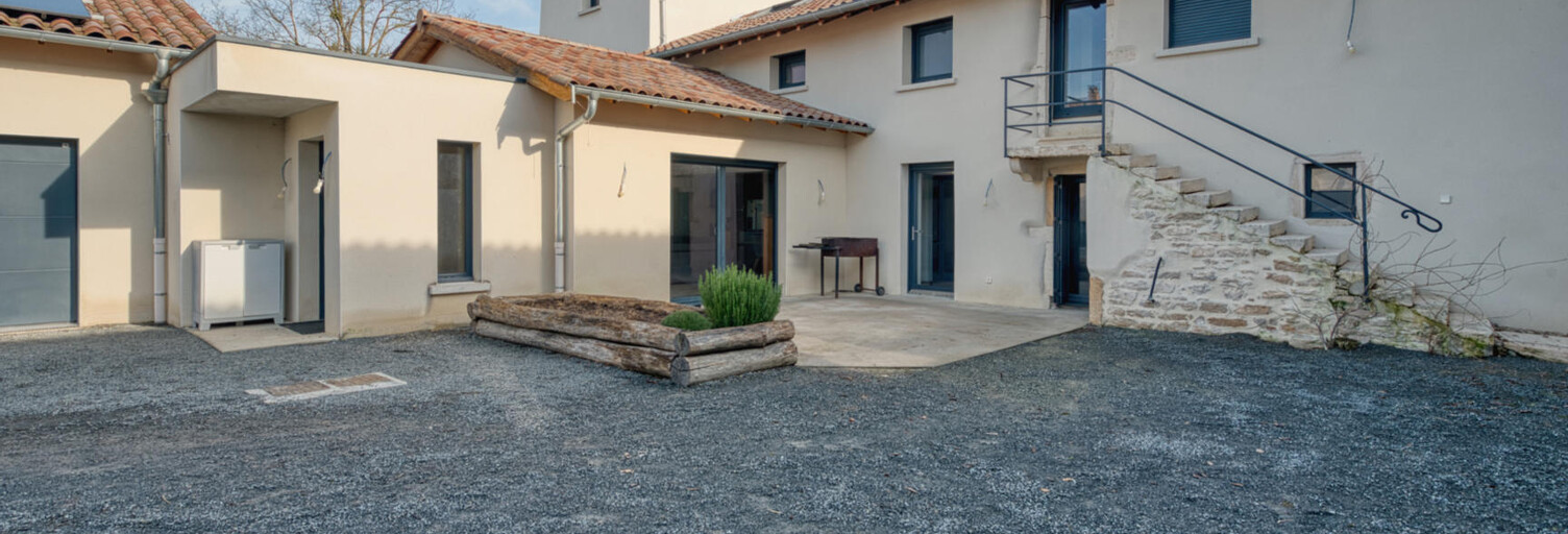 Maison 7 Pièces 205 m² à vendre à Fareins (01480)