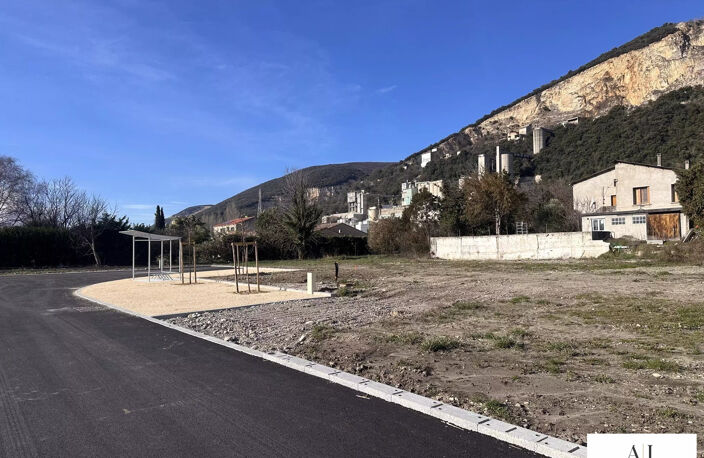 Terrain constructible de 659 m² borné et viabilisé — photo 4