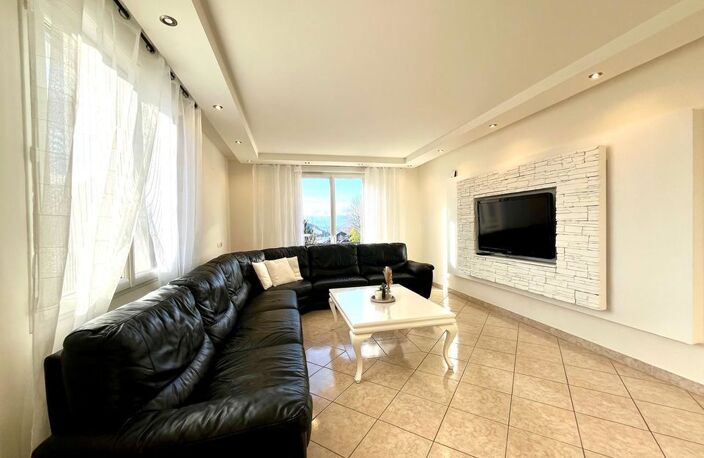 Compromis entre maison et Appartement Type 4 de  102 m² avec — photo 2
