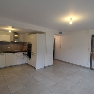 Appartement 2 pièces 885 €