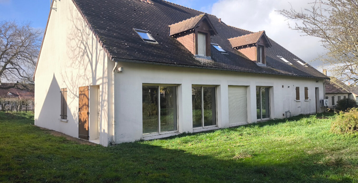   Maison d’exception de 261m² – Prestations haut de gamme & volumes remarquables SOLESMES (72) — photo 1