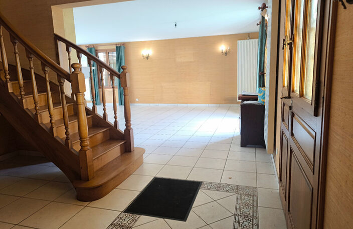   Maison d’exception de 261m² – Prestations haut de gamme & volumes remarquables SOLESMES (72) — photo 3