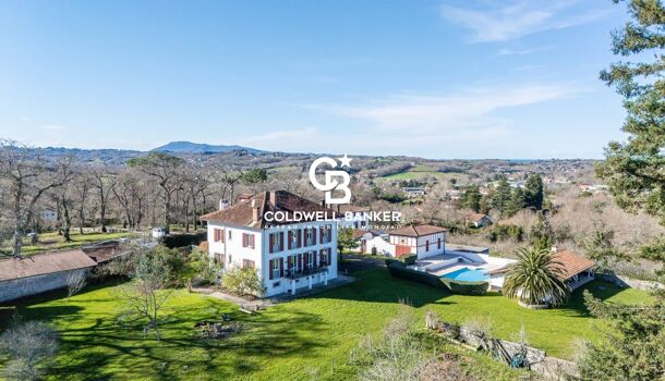 Villa / Maison 18 pièces  à vendre Urrugne 64122