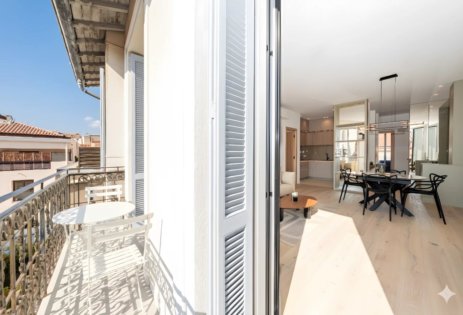 CANNES RUE HOCHE - 4P - DERNIER ETAGE - BALCON - RENOVATION HAUT — photo 1