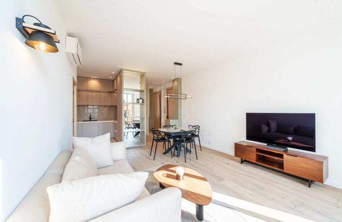 CANNES RUE HOCHE - 4P - DERNIER ETAGE - BALCON - RENOVATION HAUT — photo 2