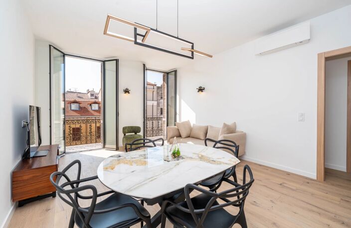 CANNES RUE HOCHE - 4P - DERNIER ETAGE - BALCON - RENOVATION HAUT — photo 3
