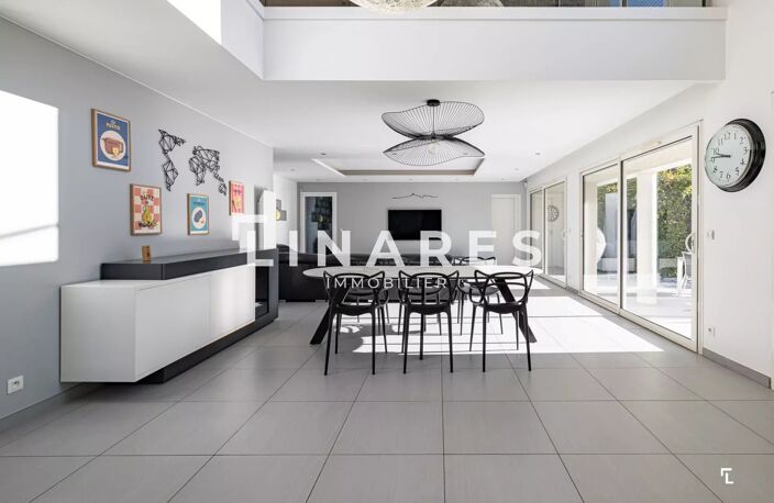 PARC CALIFORNIA - Villa T5 de 226 m2 - Terrain Piscine - Salle d — photo 3