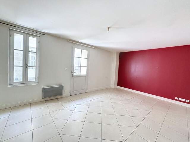 Appartement À Vendre — photo du bien