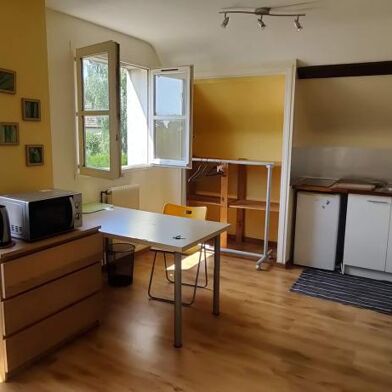 Appartement 1 pièces 330 €