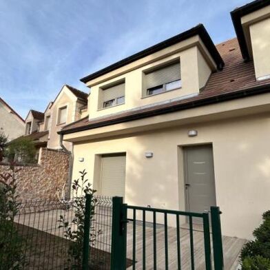 Maison 4 pièces 1920 €