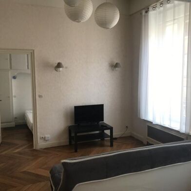 Appartement 3 pièces 1405 €