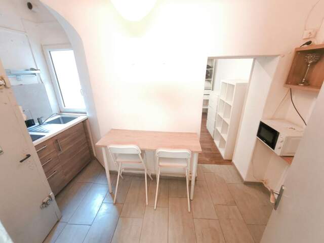 EXCLUSIVITE Nîmes Centre ville studio — photo du bien